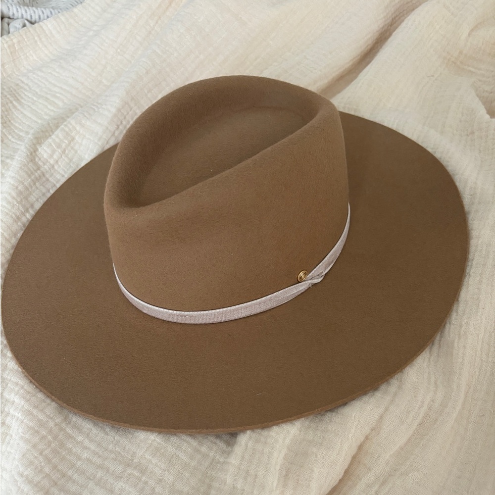 Stylish Tan Fedora Hat
